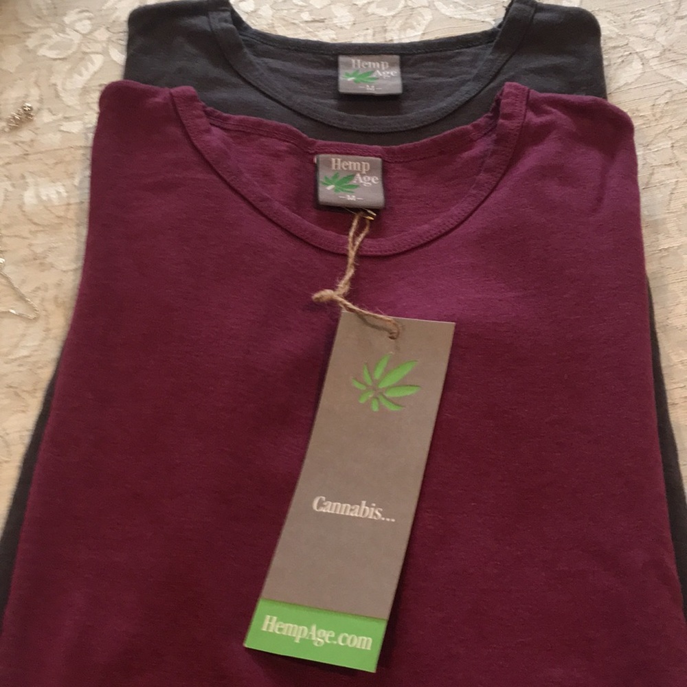Set of 2 long sleeve shirts. Made with 55% hemp